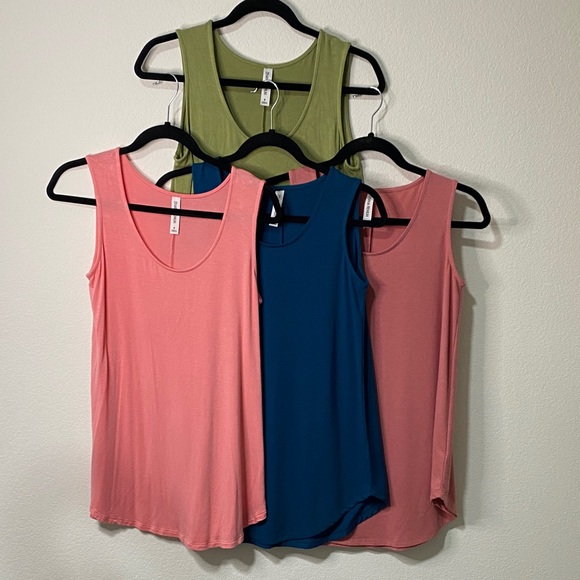 Zenana Outfitters Tops - Lot of 4 Women's Sleeveless Tank Top Tunic